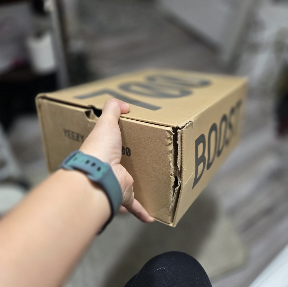Empty Adidas Yeezy Boost 360 Or 700 Boxes - Picture 7 of 13